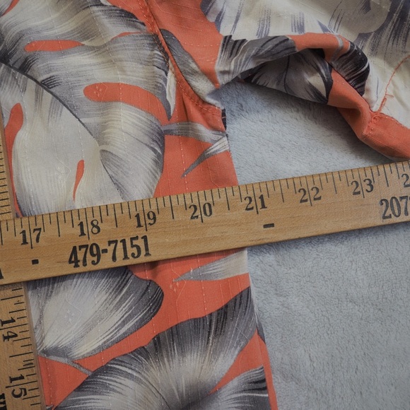 Tommy Bahama Sz S Floral Men’s Shirt Pattern Casual Button Down 100% Silk - Picture 11 of 12